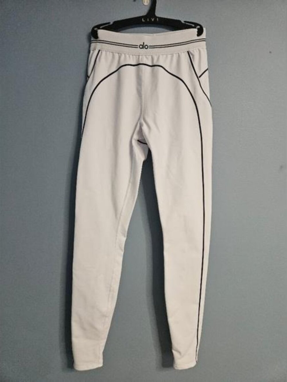 Alo Yoga Airbrush High Waist Heart Throb Legging White Black M Sculpted Trendy